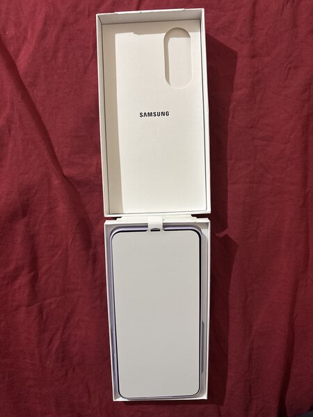 Samsung A37,